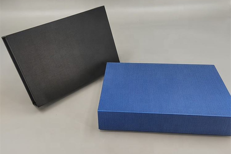 Scatole da imballaggio in carta patinata con forma personalizzata