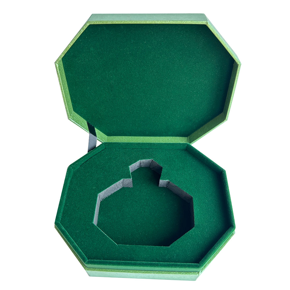 Confezione regalo aperta per profumo con inserto verde floccato per il flacone